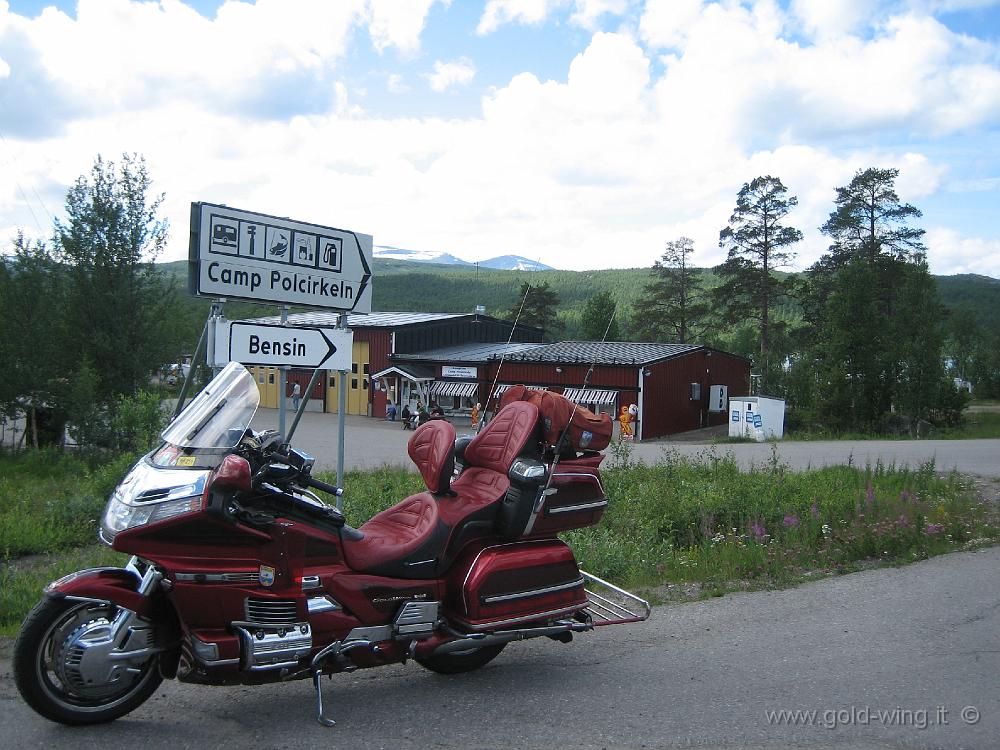 IMG_0178.JPG - Norrbotten: il circolo polare (Polcirkeln) presso il campeggio … Polcirkeln