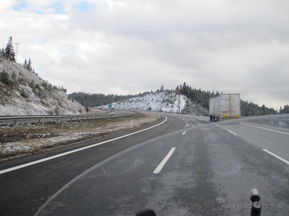 IMG_0134.JPG - Montagne a nord di Ankara: neve tutto intorno