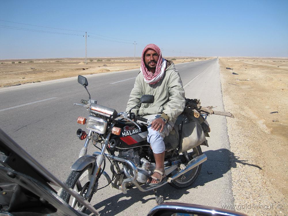 IMG_0610.JPG - Deserto del Sinai: beduino sulla sua moto