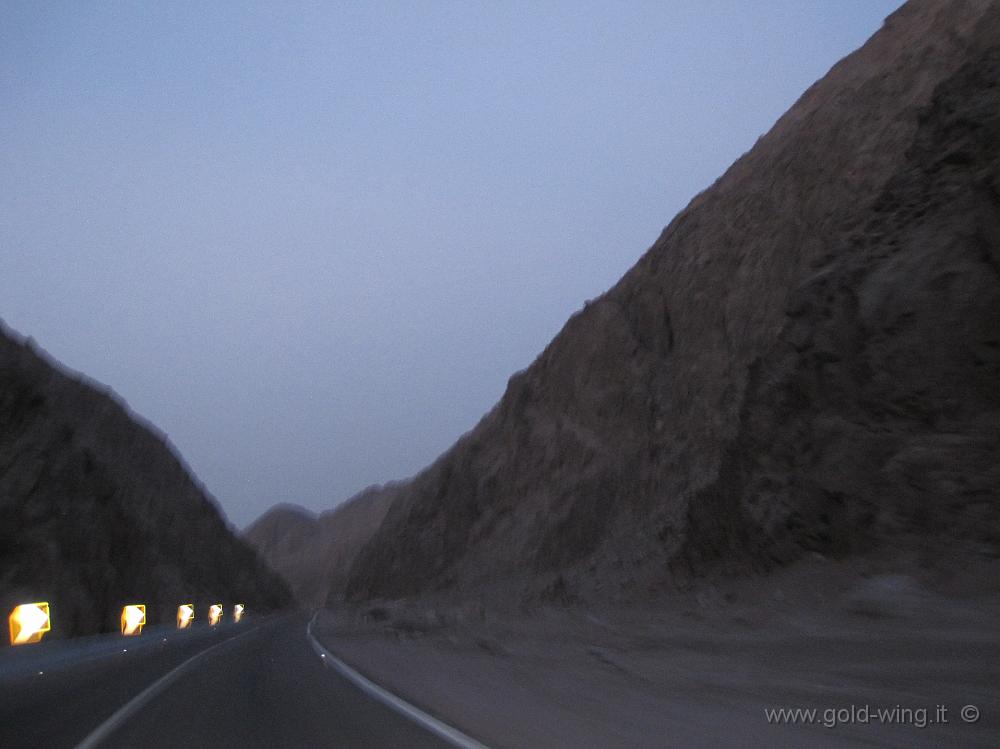 IMG_1001.JPG - Arrivo, al tramonto, a Nuweiba