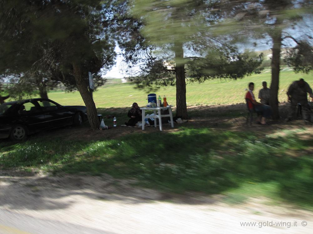 IMG_1557.JPG - Presso Madaba: picnic nella giornata festiva (venerdì)