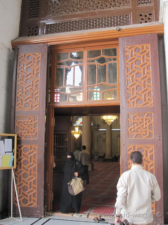 IMG_2004.JPG - Damasco, cortile della Moschea Omayyad: l'ingresso alla moschea