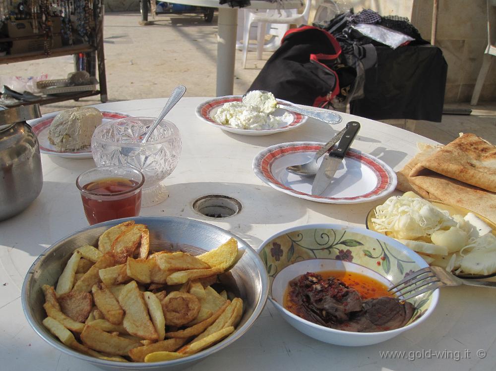 IMG_2557.JPG - Apamea: abbondante colazione