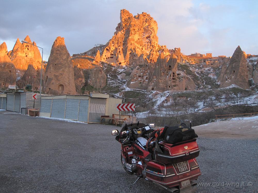 IMG_2591.JPG - Turchia: arrivo in Cappadocia al tramonto (m 1.300)