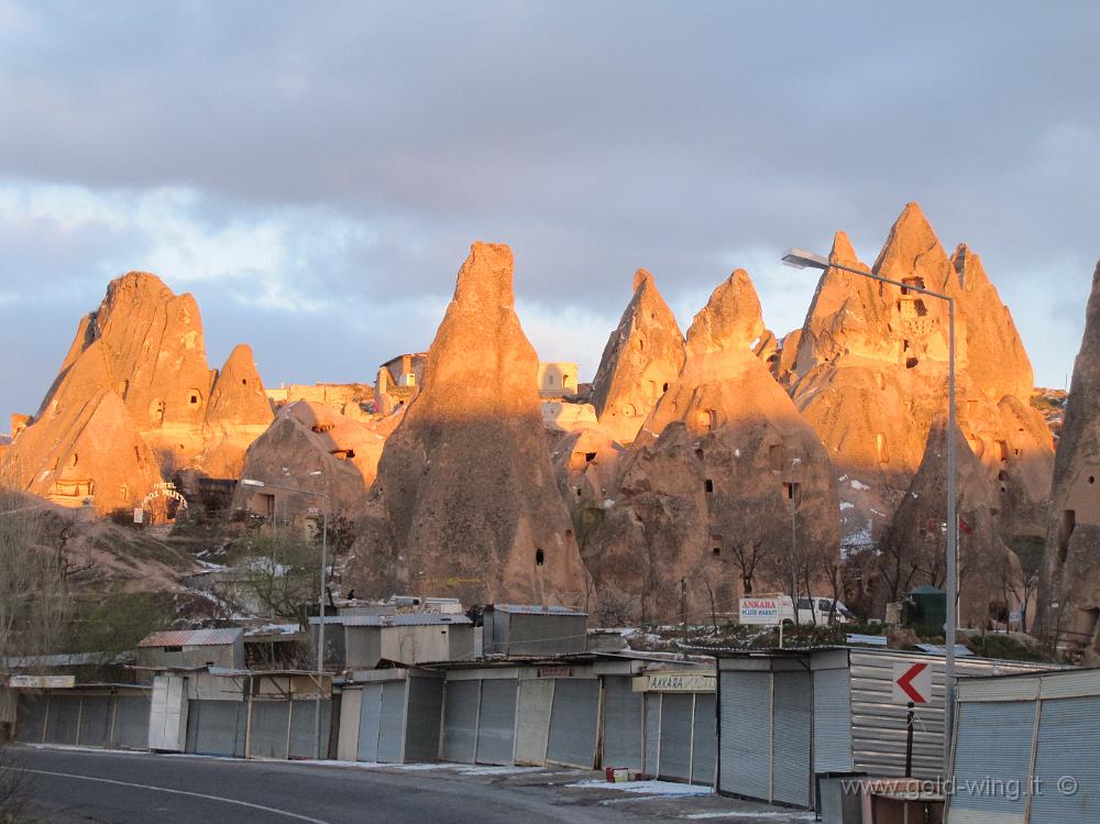 IMG_2593.JPG - Turchia: arrivo in Cappadocia al tramonto (m 1.300)