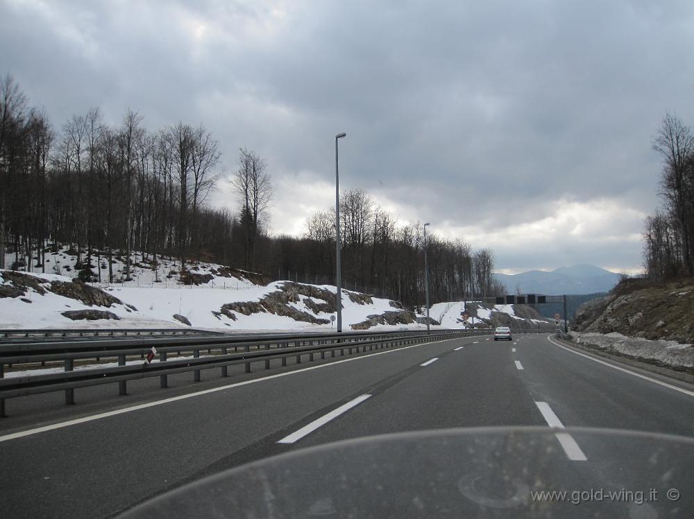 IMG_2835.JPG - Croazia, attraverso le Alpi Dinariche per raggiungere il mare: la sorpresa della neve