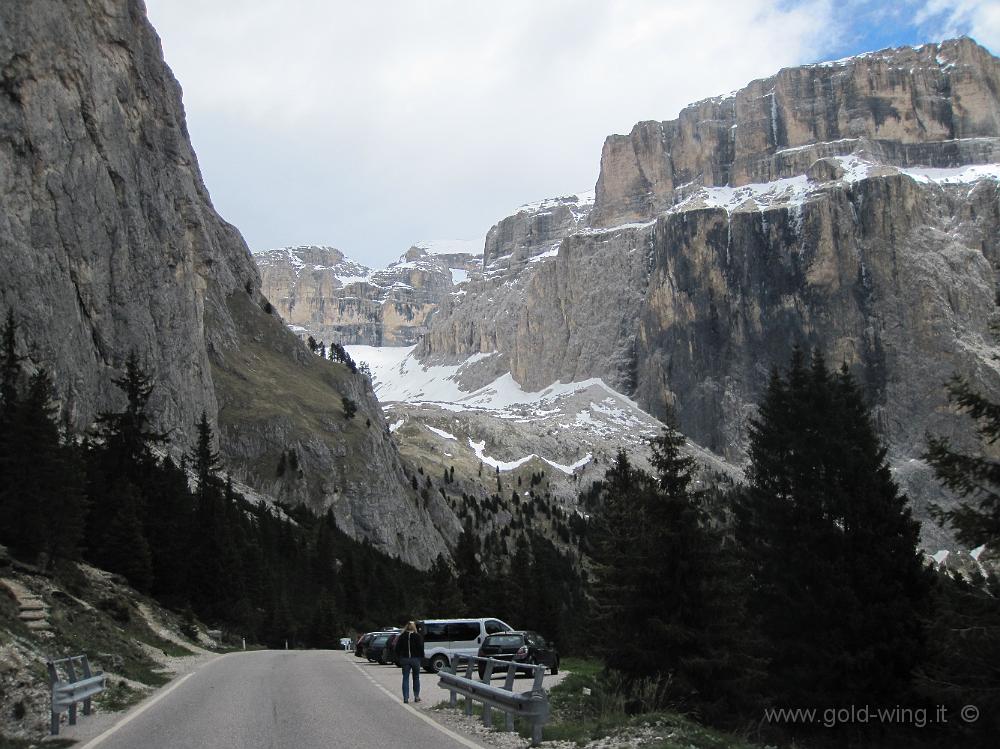 IMG_0762.JPG - Discesa dal passo Sella (m 2.213)