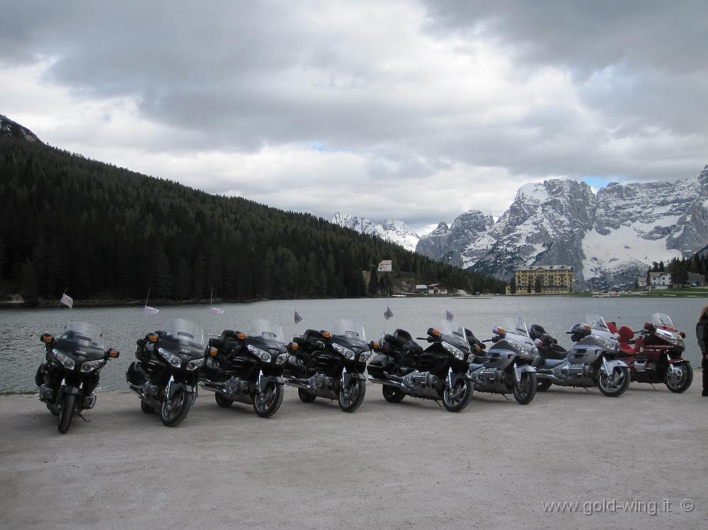 IMG_0840.JPG - Lago di Misurina (BL): 8 Gold Wing del Mega Ride 2010