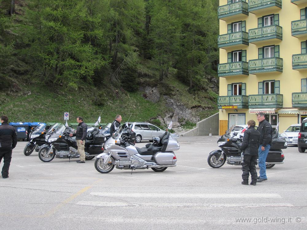 IMG_0841.JPG - Lago di Misurina (BL): le altre 5 Gold Wing del Mega Ride 2010