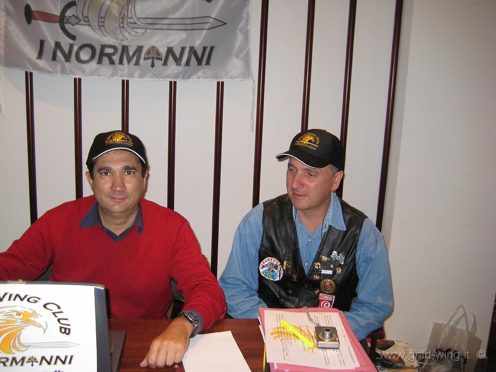 IMG_0001.JPG - Segretario e Presidente del Gold Wing Club i Normanni