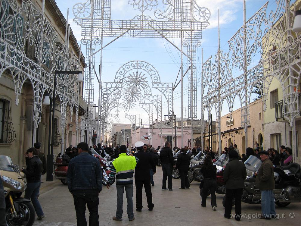 IMG_0238.JPG - Marittima: la piazza del paese tutta per noi