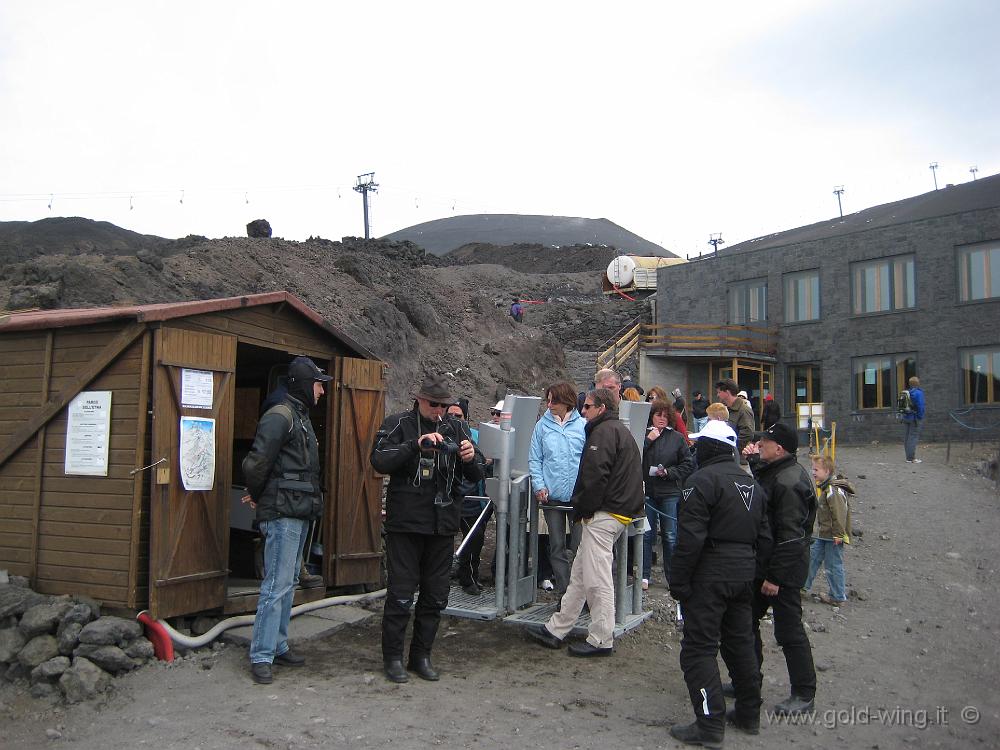 IMG_0651.JPG - Etna: stazione terminale della funivia (m 2.500)