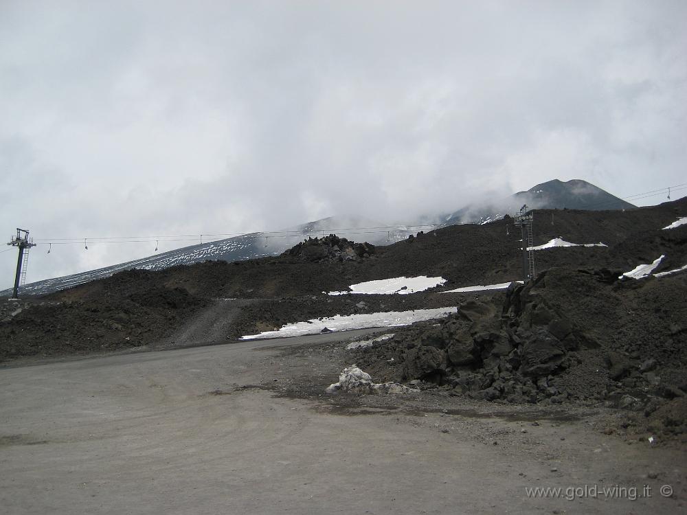 IMG_0653.JPG - Etna: stazione terminale della funivia (m 2.500)