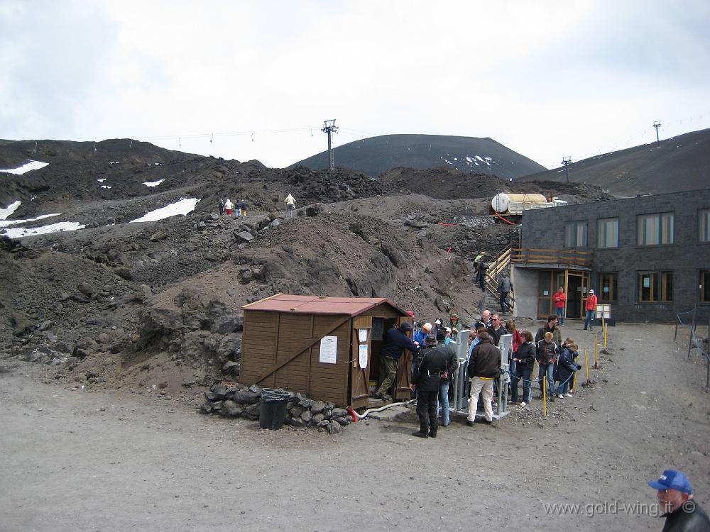 IMG_0656.JPG - Etna: stazione terminale della funivia (m 2.500)