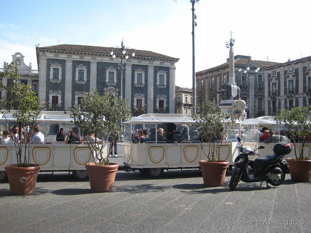 IMG_0750.JPG - Catania: piazza Duomo