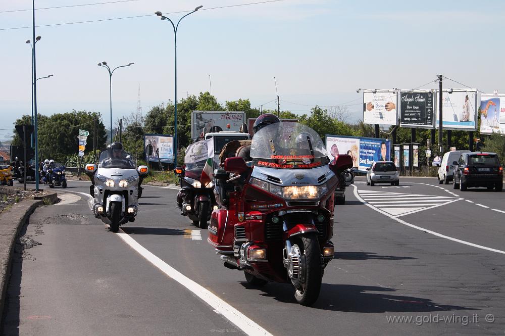 IMG_1783.jpg - Arrivo delle moto a Nicolosi