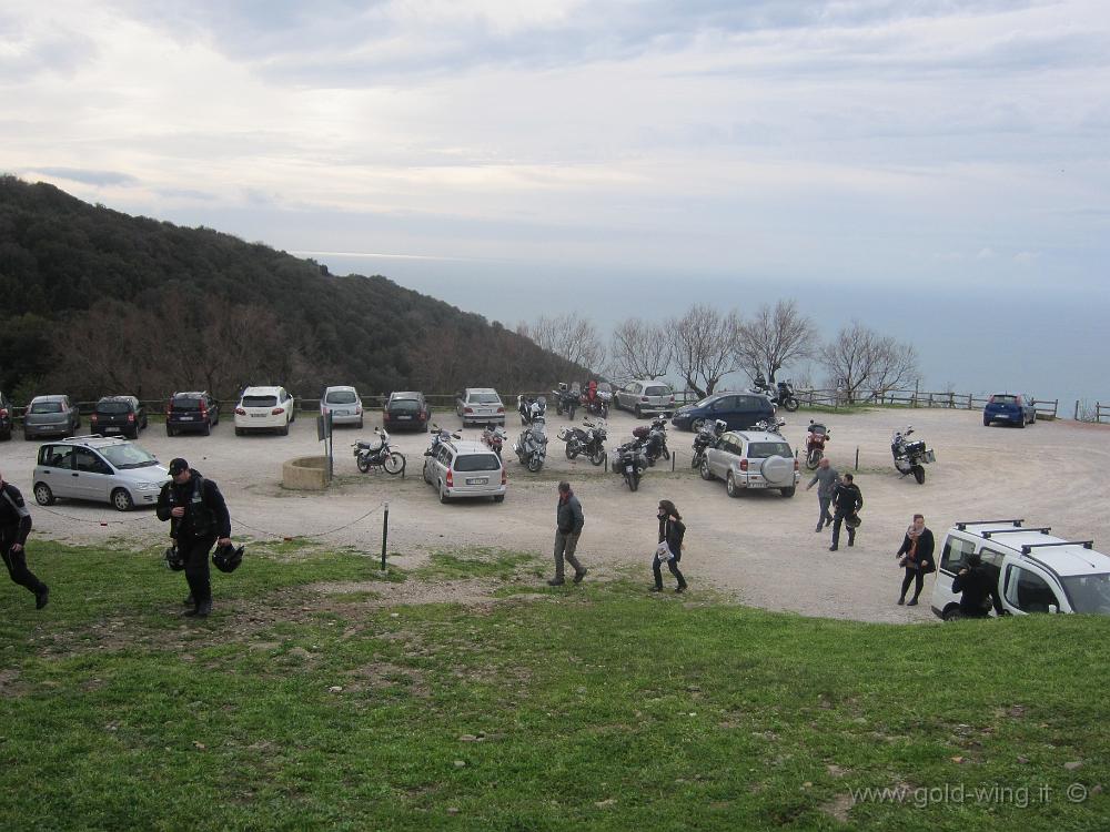 IMG_0082.JPG - Nal parcheggio di Populonia