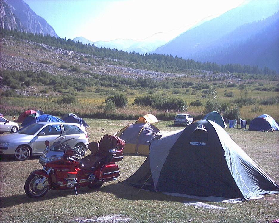 019.JPG - 18.8.2002 - Campeggio Tronchey, m 1.640, Val Ferret, M.Bianco