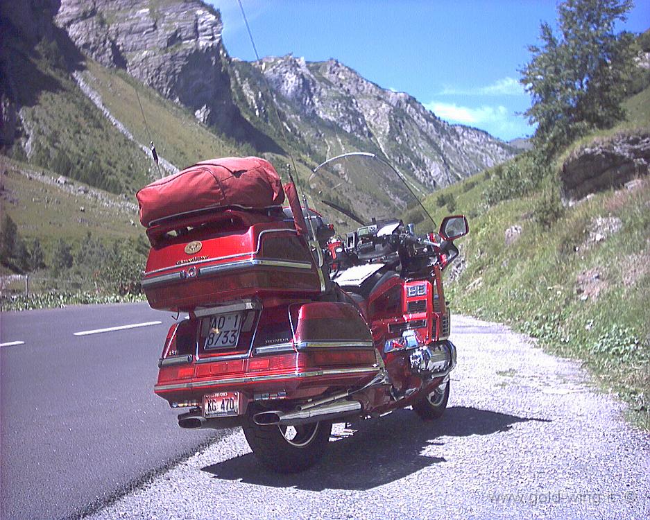 055.JPG - 18.8.2002 - Colle Piccolo San Bernardo - Discesa - Francia