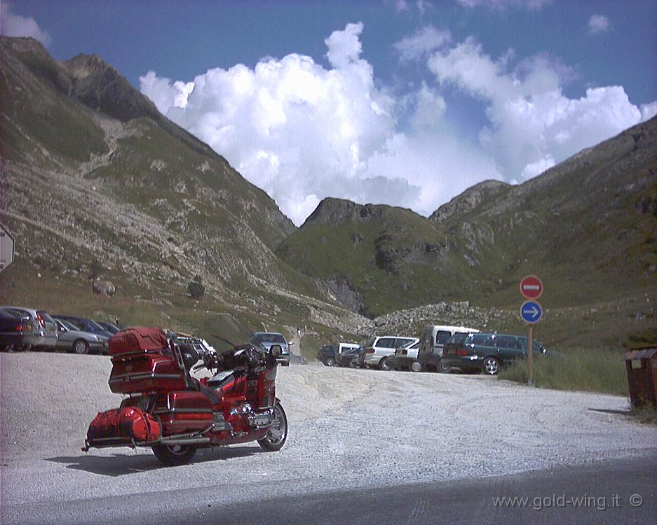 108.JPG - 19.8.2003 - Col de l'Iseran, m 2.770 - Salita - Francia