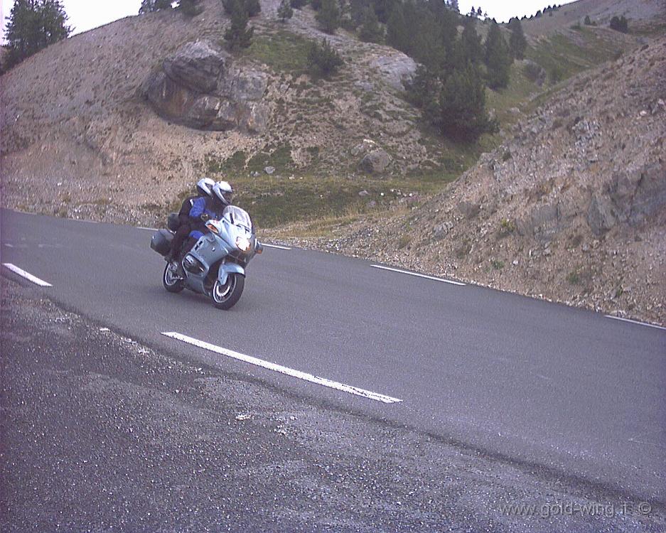 147.JPG - 20.8.2002 - Col d'Izoard, m 2.360 - Discesa - Casse Deserte - Francia