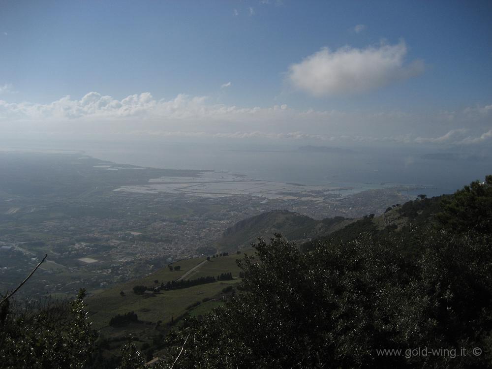 IMG_0127.JPG - Trapani e le isole Egadi viste da Erice