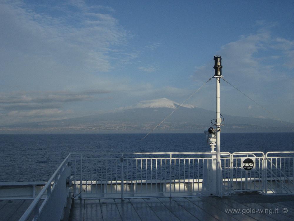 IMG_0485.JPG - Ritorno in Sicilia: l'Etna a prua