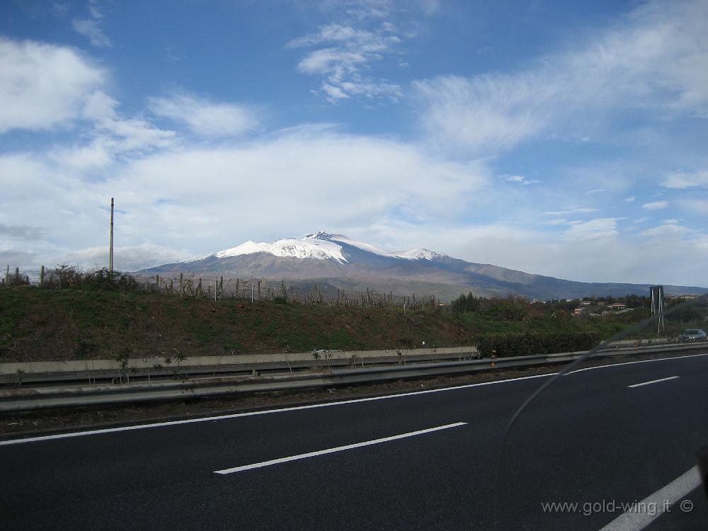 IMG_0491.JPG - L'Etna visto dall'autostrada presso Acireale