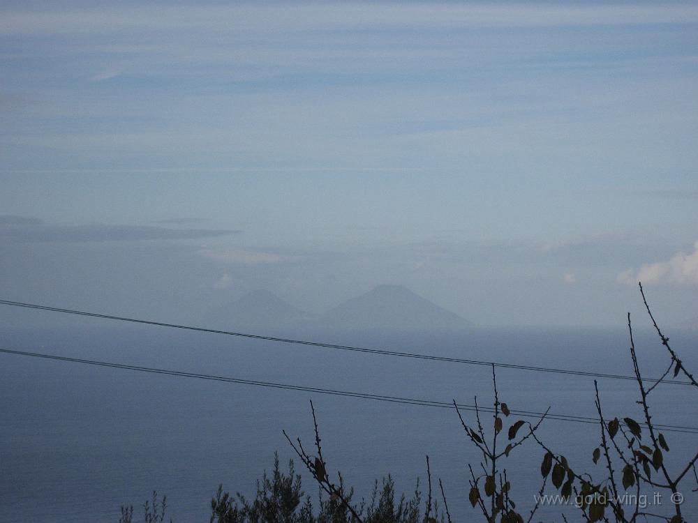 IMG_0626.JPG - Le isole Eolie viste da sopra Capo d'Orlando