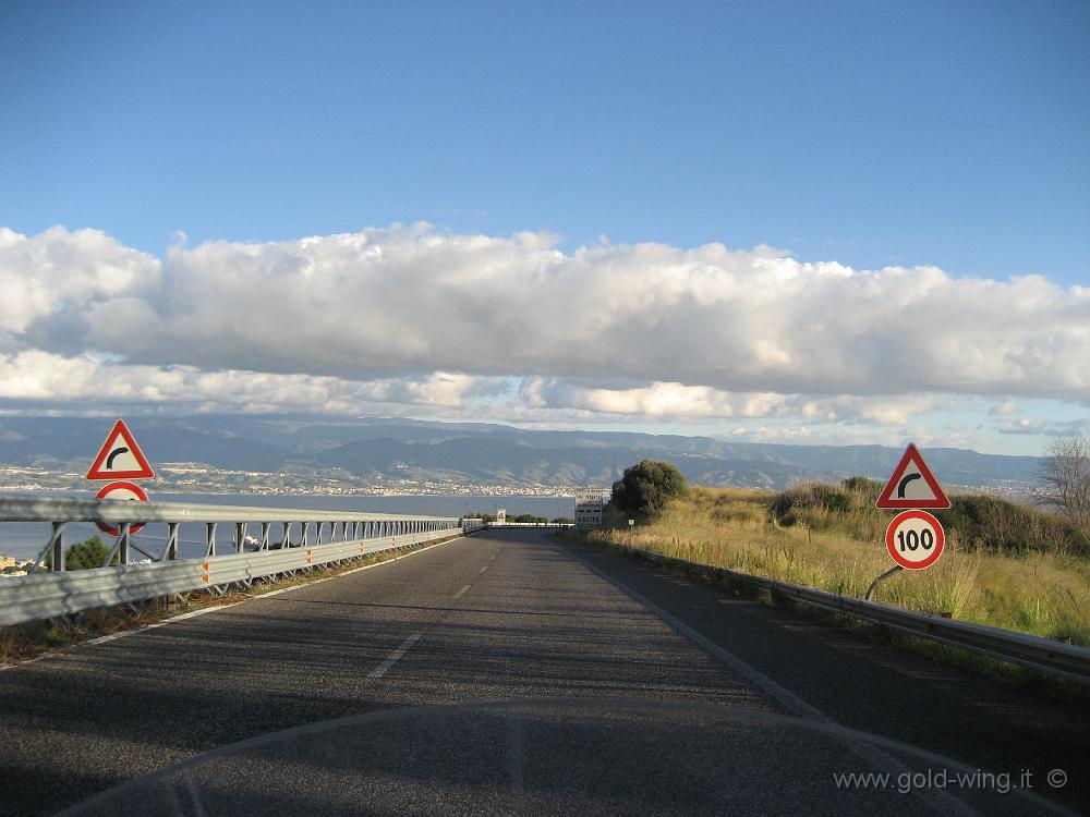 IMG_0899.JPG - Discesa verso lo stretto di Messina