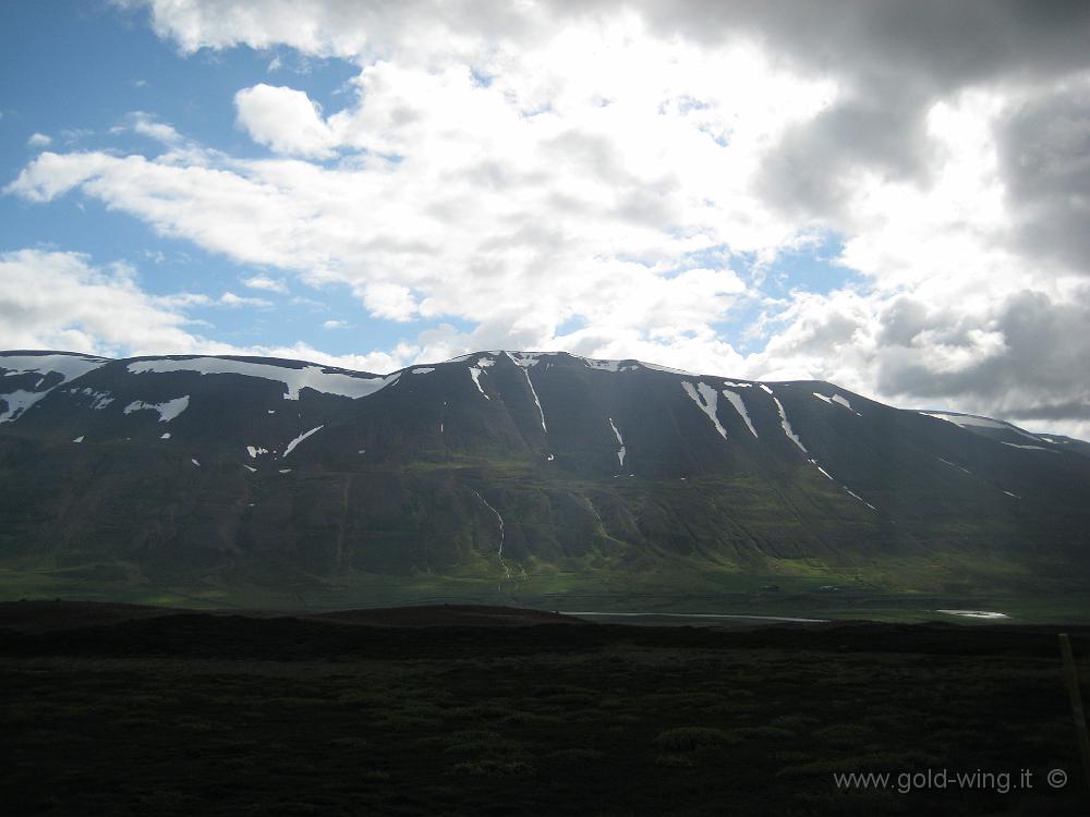 IMG_0290.JPG - Tra le montagne a est di Akureyri