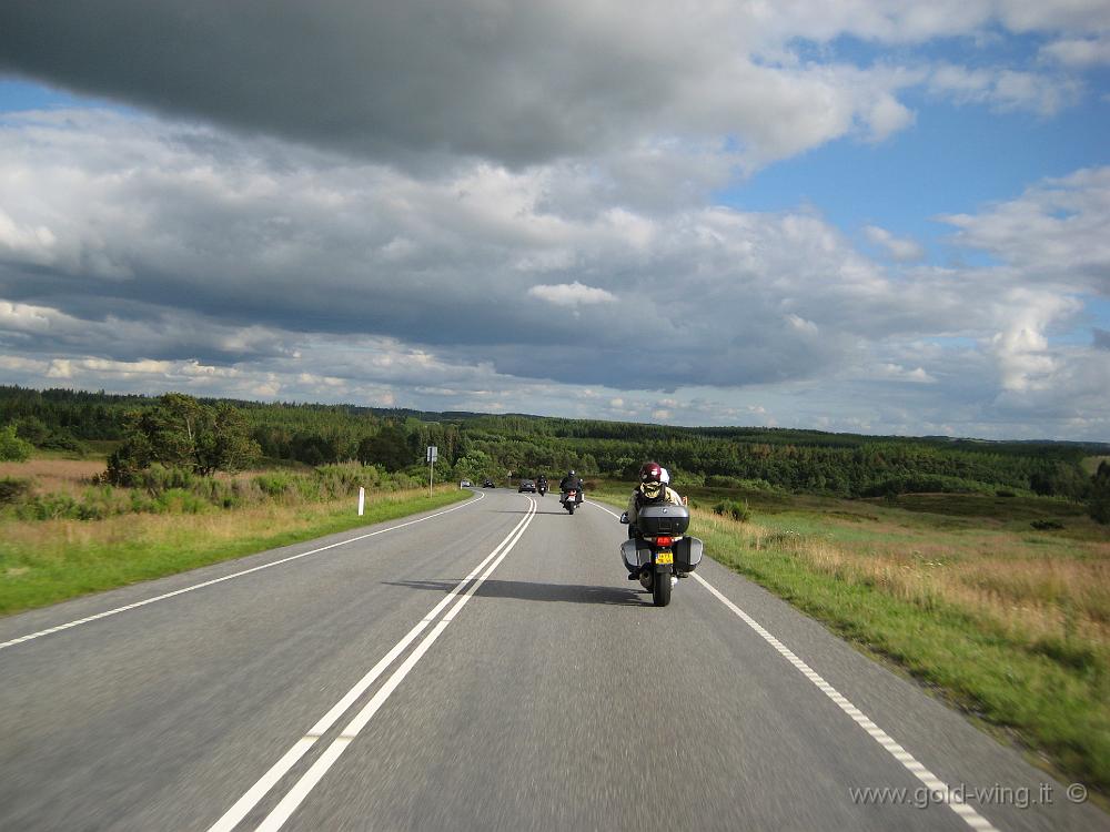 IMG_0681.JPG - Danimarca: raggiunte le altre moto scese dal traghetto, si fa rotta verso Sondalo