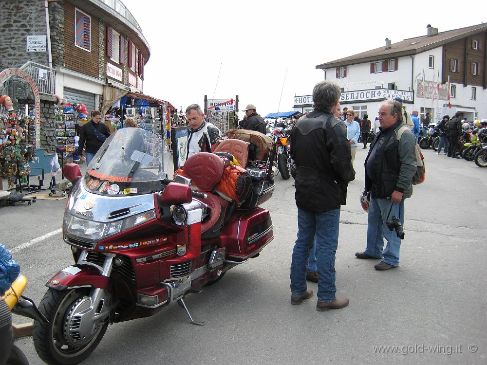 IMG_0685.JPG - Passo dello Stelvio (m 2.759), ore 9.45/9.55