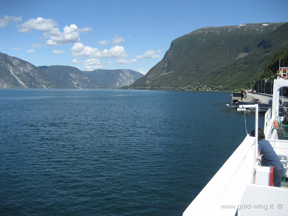 IMG_0523.JPG - Traghetto sul Sognefjorden, presso Aspevik