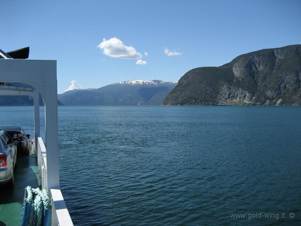 IMG_0524.JPG - Traghetto sul Sognefjorden, presso Aspevik