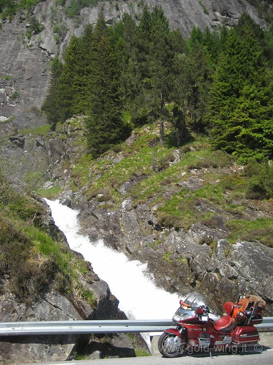 IMG_0578.JPG - Cascata nel Sognefjorden