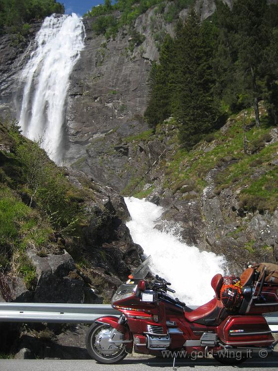 IMG_0580.JPG - Cascata nel Sognefjorden