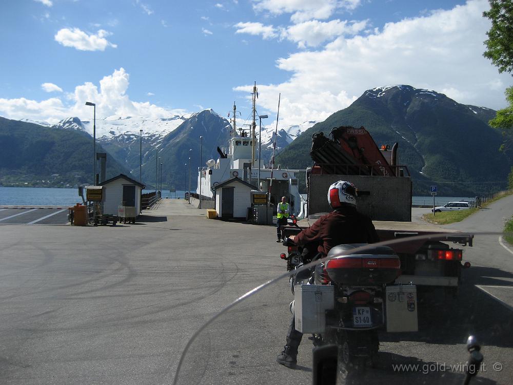 IMG_0594.JPG - Traghetto sul Sognefjorden, tra Hella e Dragsvik