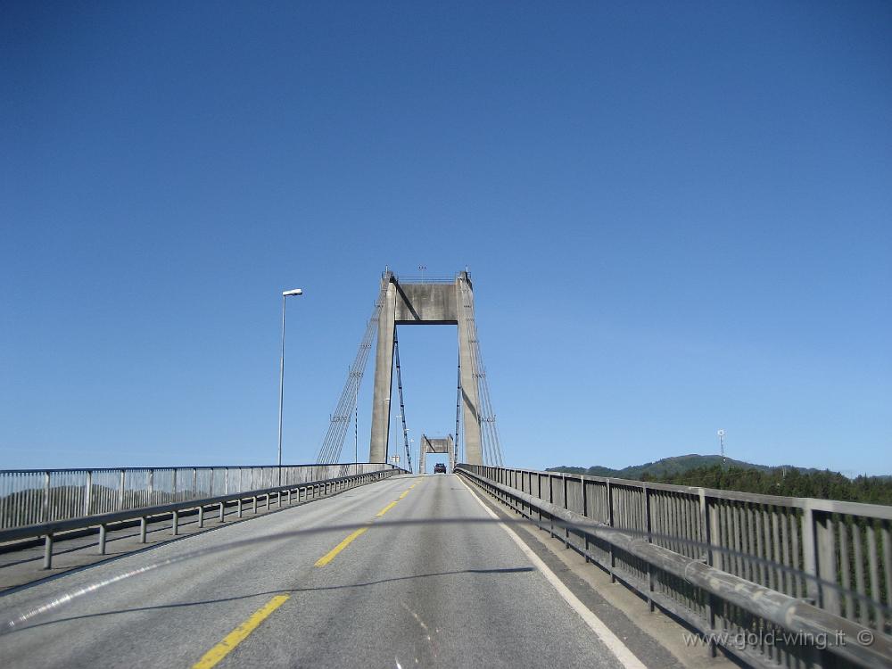 IMG_0730.JPG - Ponte sull'Osterfjorden e il Sorfjorden