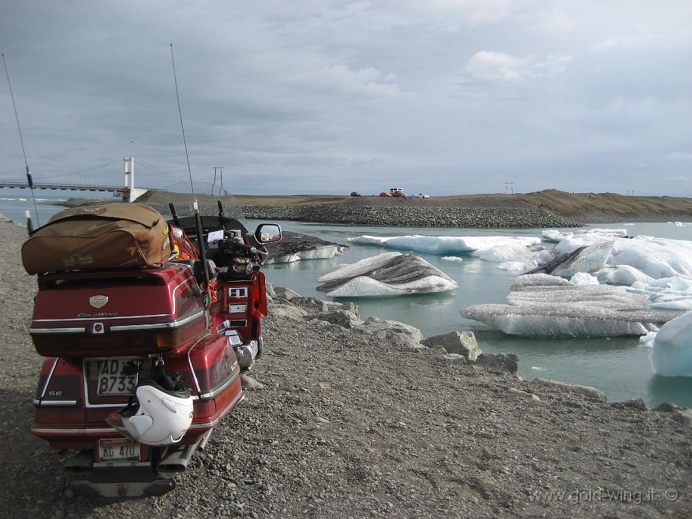 IMG_1309.JPG - Il ponte sull'emissario dello Jokulsarlon