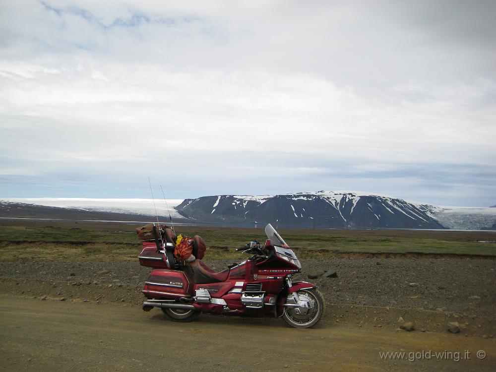 IMG_0119.JPG - La strada del Kjolur: ghiacciaio Langjokull e lago Hvitarvatn