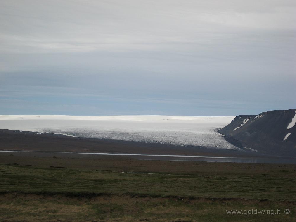 IMG_0123.JPG - La strada del Kjolur: ghiacciaio Langjokull e lago Hvitarvatn