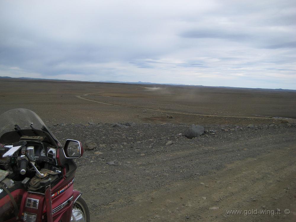 IMG_0159.JPG - La strada del Kjolur (F35), attraverso l'interno dell'Islanda