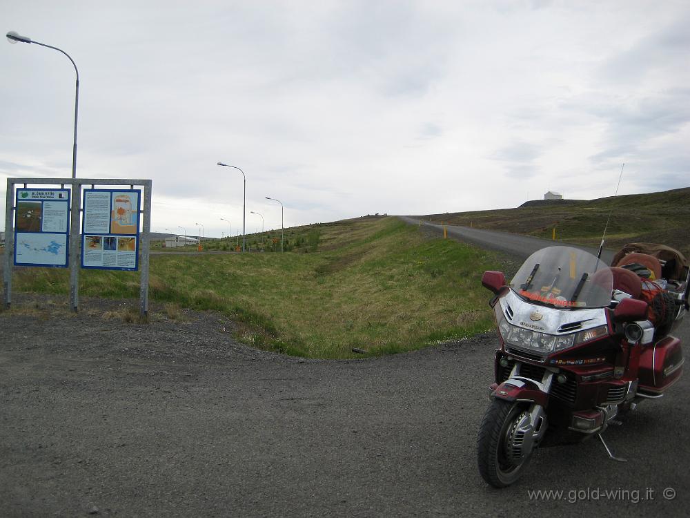 IMG_0180.JPG - La strada del Kjolur: centrale idroelettrica sul fiume Blanda