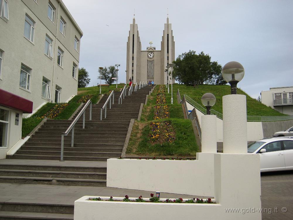 IMG_0247.JPG - Akureyri: chiesa