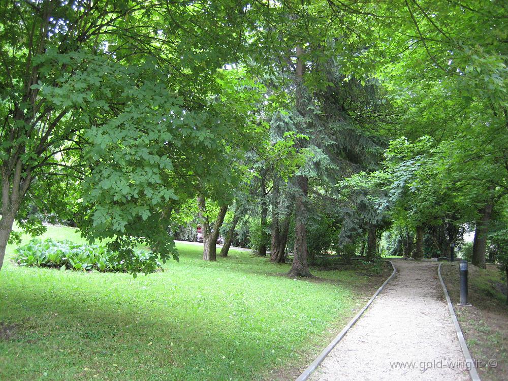 IMG_0113.JPG - Jajce: il parco presso il fiume