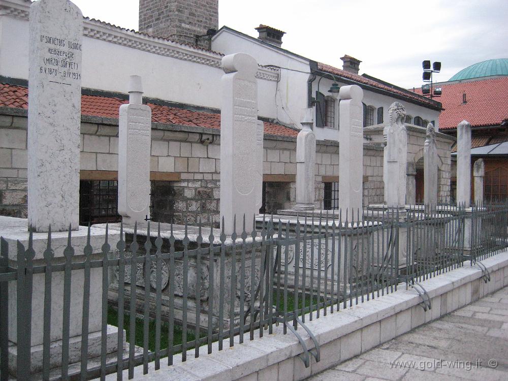 IMG_0229.JPG - Sarajevo, moschea Begova Dzamja: cimitero