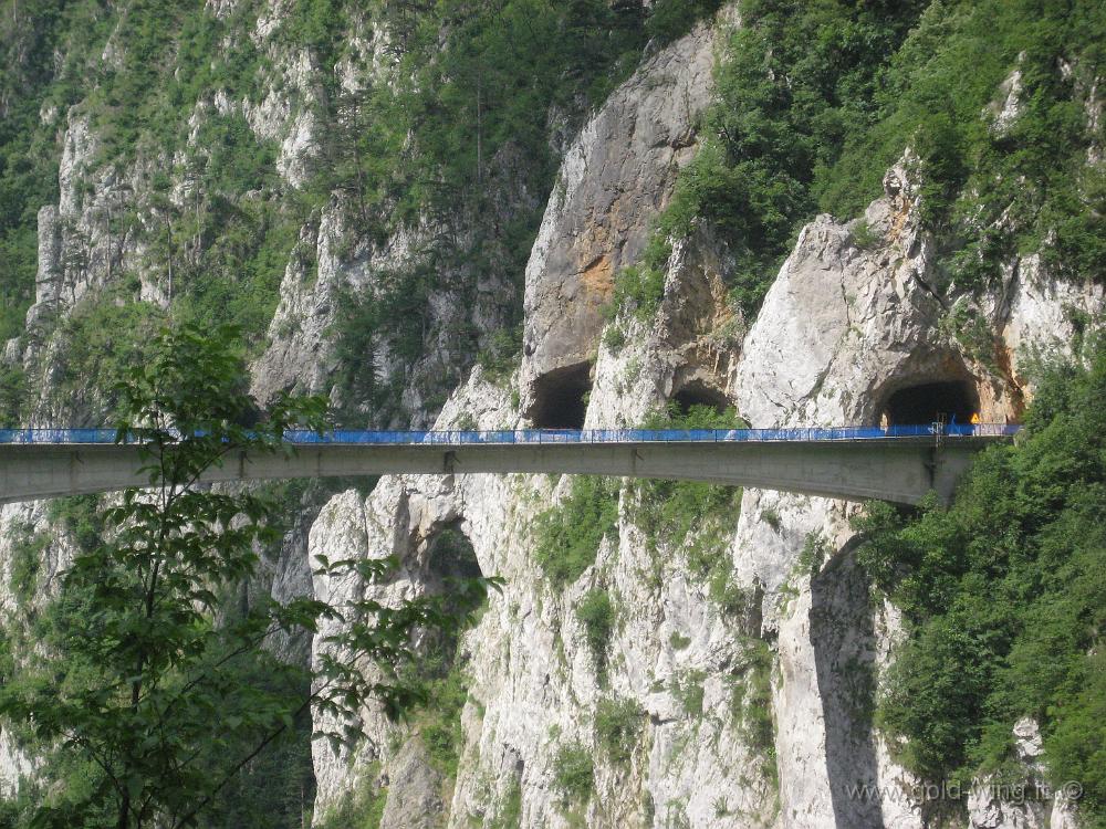 IMG_0316.JPG - Montenegro: ponte sul fiume Piva