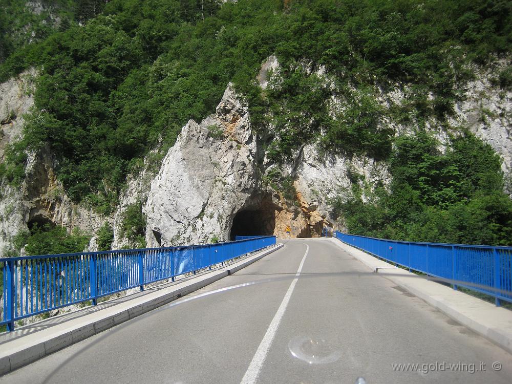 IMG_0321.JPG - Montenegro: ponte sul fiume Piva