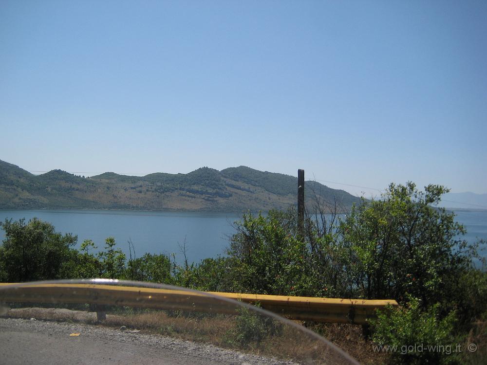 IMG_0825.JPG - Lago di Scutari, poco prima del confine Montenegro-Albania